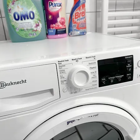 With 2 Individual Beds And Sleeping Sofa And Kitchen דירה