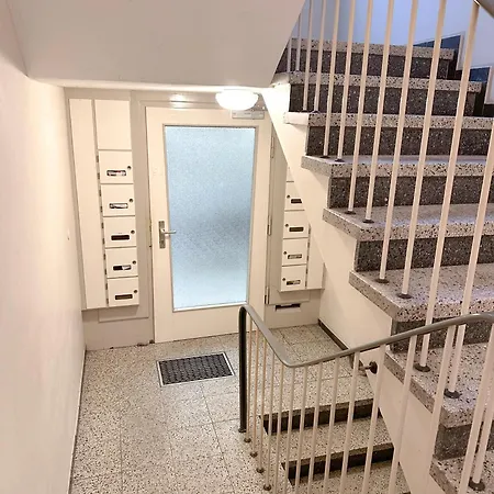 With 2 Individual Beds And Sleeping Sofa And Kitchen דירה *