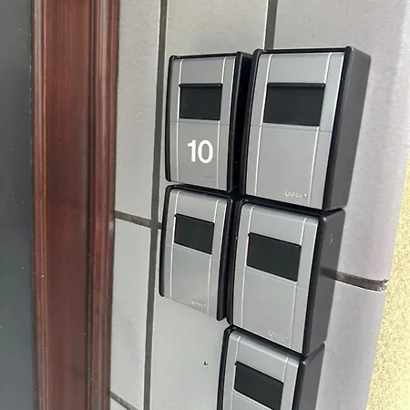 דירה With 2 Individual Beds And Sleeping Sofa And Kitchen *