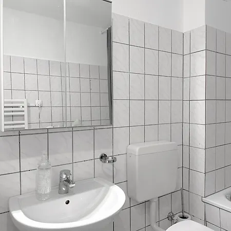 דירה With 2 Individual Beds And Sleeping Sofa And Kitchen